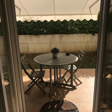 Golf Apartment *